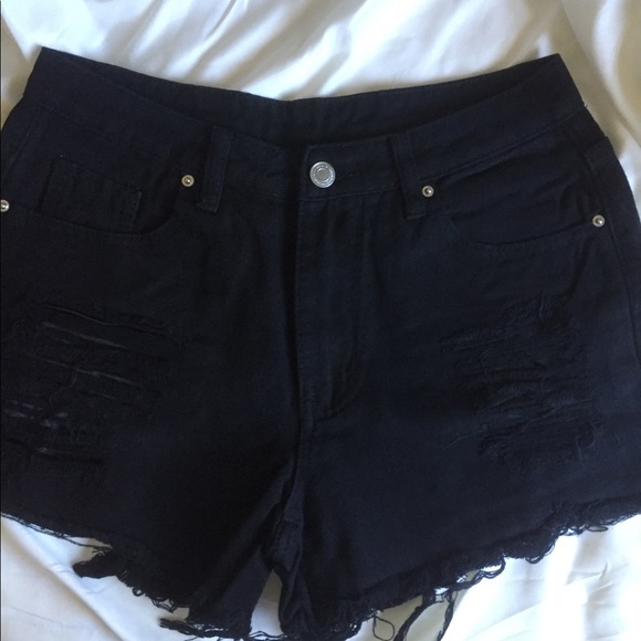 ❗️Last One❗️NWT Raw Distressed Denim Shorts - Picture 2 of 8